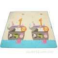 Juguete enrollado sábana completa que se arrastran por la alfombra de bebé
